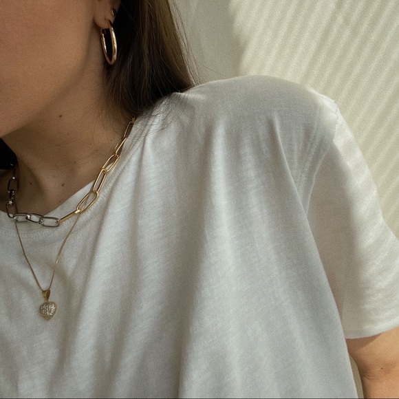 Monday Hoops — Gold - Picture 2 of 6